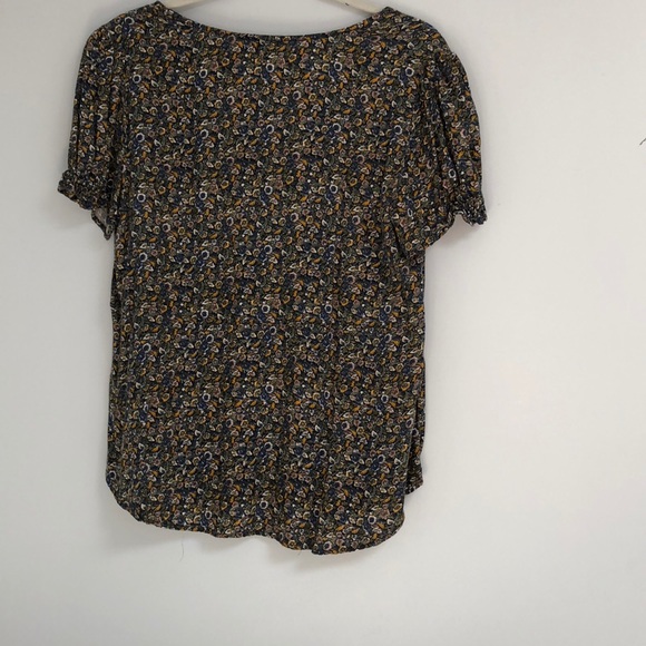 Women’s Pattern Blouse - Picture 6 of 7